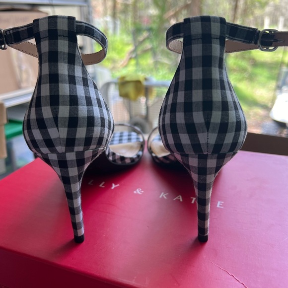 NWT Kelly & Katie gingham heels! So darn cute for spring! ! Make an offer! - Picture 6 of 7